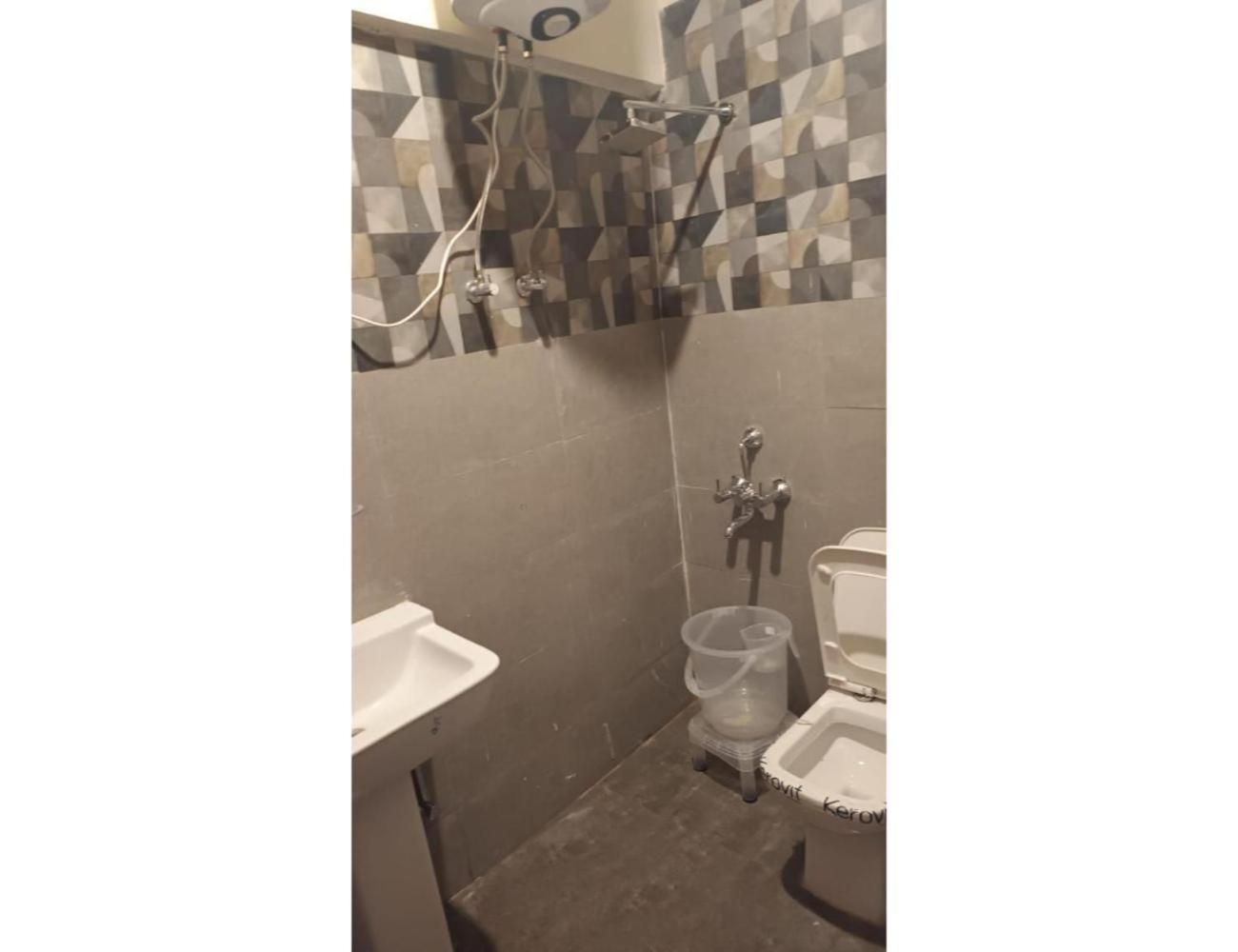 Hotel Maa Bhuvneshwari, 巴德里纳特 外观 照片